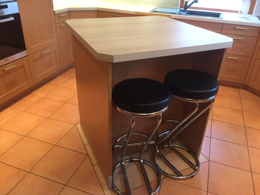 Insel mit Hocker Nische 