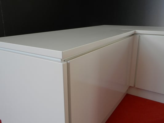 Seitenansicht MDF Hochklanz Lack