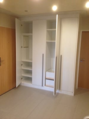 Sicherungskasten ausgeschnitten im Schrank F-Böden nach Wahl