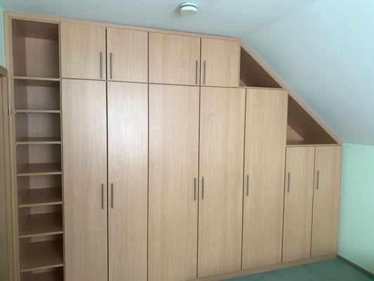 Einbauschrank in Buche Optik 