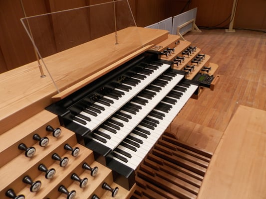 Manuale und Registerzüge Elektronisch gesteuert 