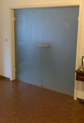 Nach der Sanierung neu Satinato Glas mit Reinweis Futter 