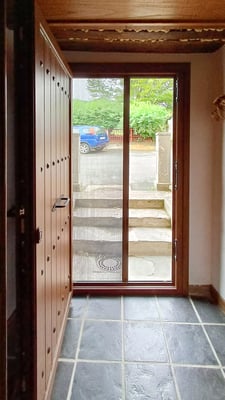 Puerta rústica de aluminio