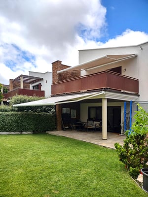 Toldos con cofre para terrazas en Navarra