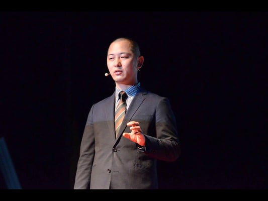 15:20 Kinjiro Seki "Gingival Characterize-Anatomical Gingival Shading Technique-"