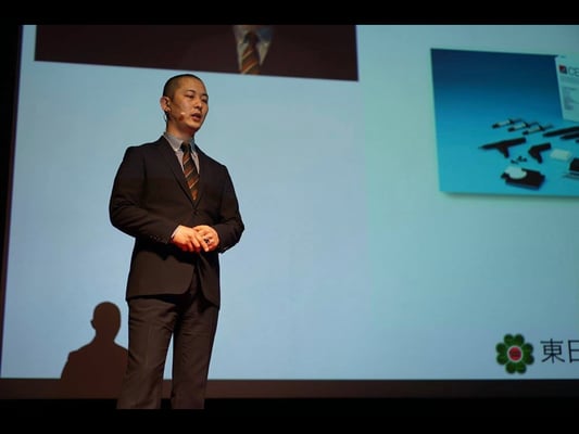 15:20 Kinjiro Seki "Gingival Characterize-Anatomical Gingival Shading Technique-"