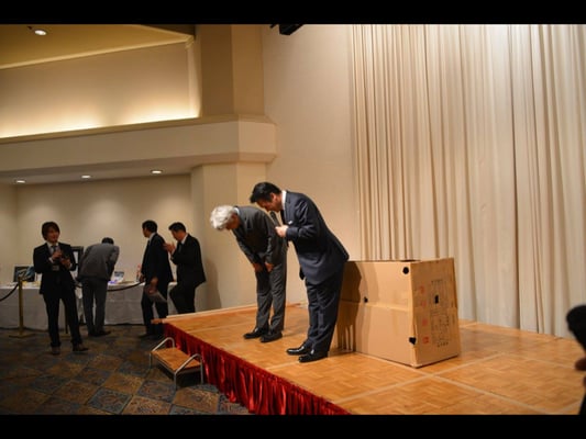 Stage magic of Mr. Yasuhiro Odanaka and Mr. Takashi Takizawa