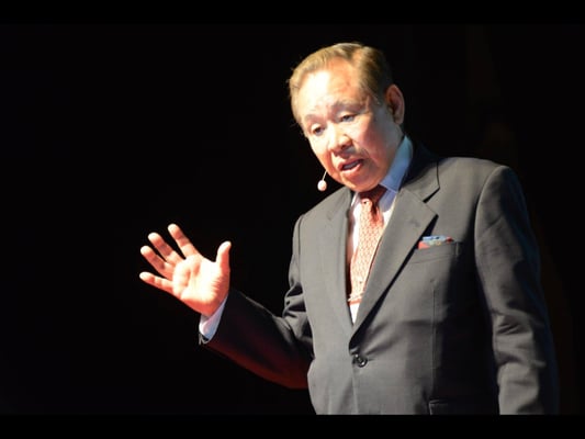 9:40 Masahiro Kuwata Keynote Speech << Trends in Dentistry in the World >>