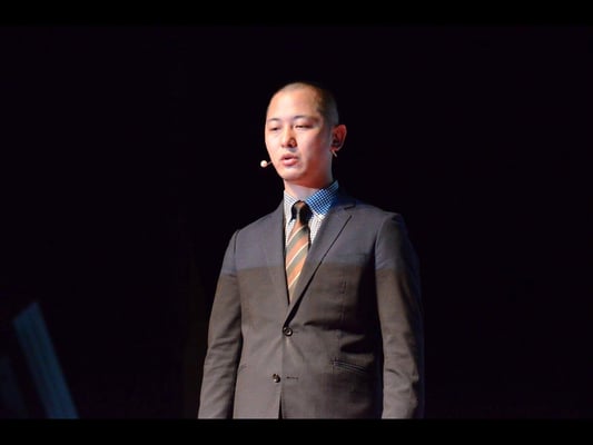 15:20 Kinjiro Seki "Gingival Characterize-Anatomical Gingival Shading Technique-"