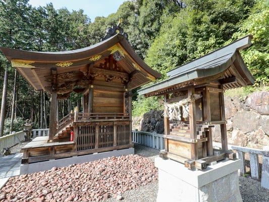 御本殿と末社の設計施工