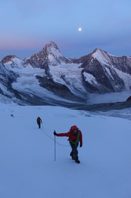 zustieg zum rothorngrat am zinalrothorn