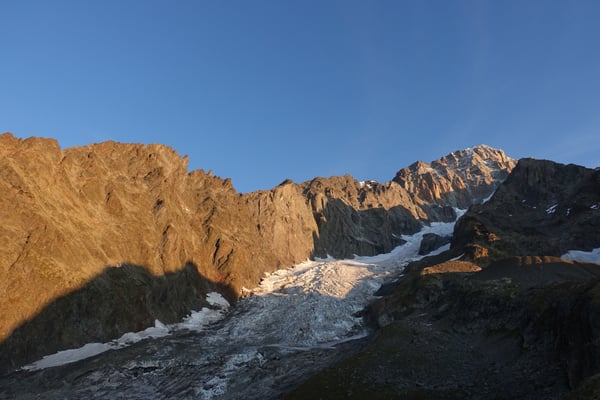 mont blanc mit brouillard grat