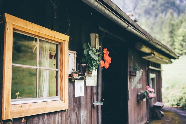 Latschenbrennerei Hofmann im idyllischen Kaiserbachtal