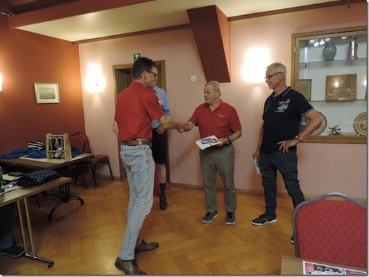 Ehrung von drei Kameraden