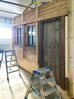 Vom Balkon geht es hier dann direkt ins Schlafzimmer.