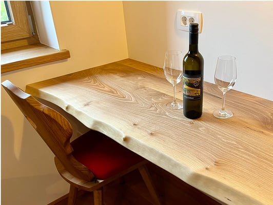 naturgewachsene Tischkante