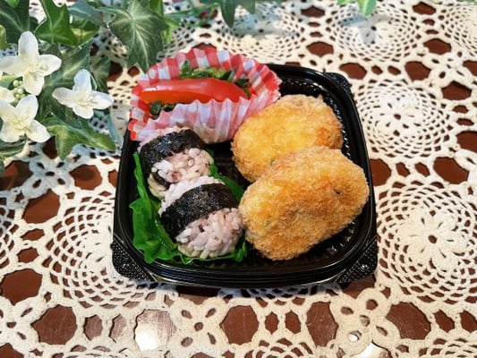 鮭コロッケ弁当