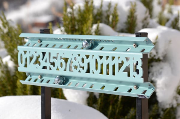 A real French scorekeeper for petanque balls game