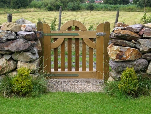 Gartenpflege Franke - Ihr Landschaftsgaertner für Natursteinmauern in Nidda, Hungen, Lich, Buedingen, Bad Vilbel, Butzbach, Altenstadt, Bad Vilbel und Wölfersheim