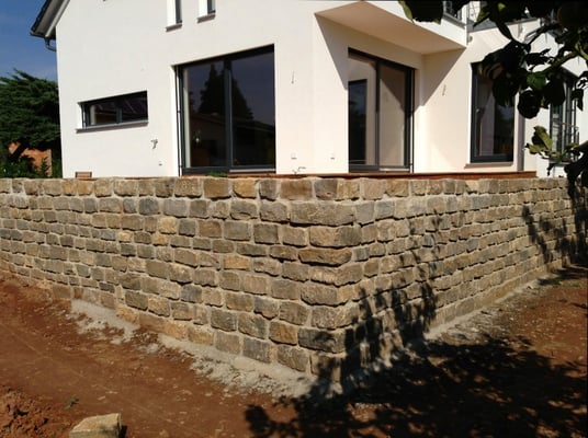 Gartenpflege Franke - Ihr Landschaftsgaertner für Natursteinmauern in Nidda, Hungen, Lich, Buedingen, Bad Vilbel, Butzbach, Altenstadt, Bad Vilbel und Wölfersheim