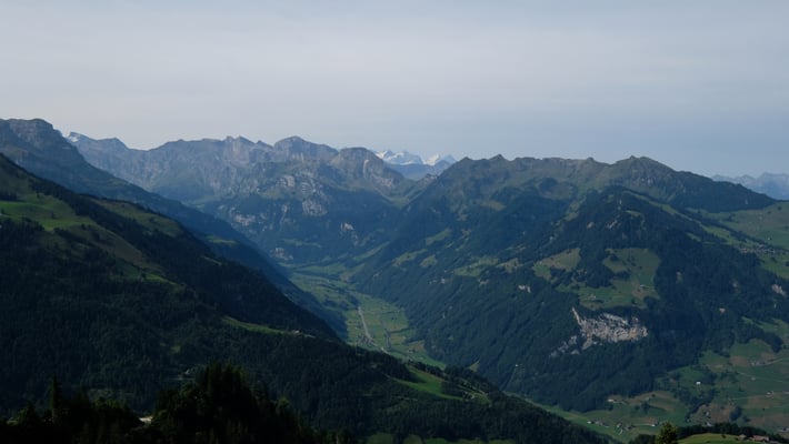 Der Aufstieg ist steil. Fotopausen sind willkommen: Engelbergertal