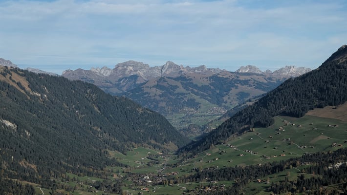 Lauenen und die Gastlosen im Hintergrund