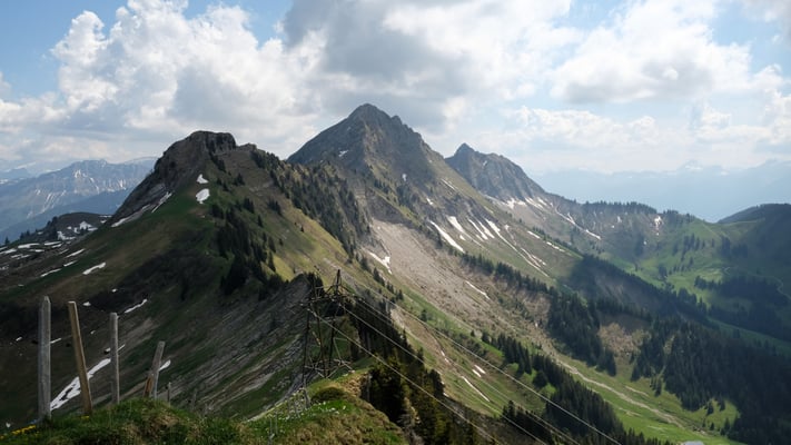 Folliu Borna, Vanil des Artses und Cap au Moine