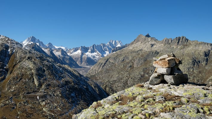 Blick zu Finsteraarhorn, Lauteraarhorn etc