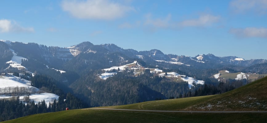 Blick zum Napf. Links mein schneebedeckter Aufstiegsweg.