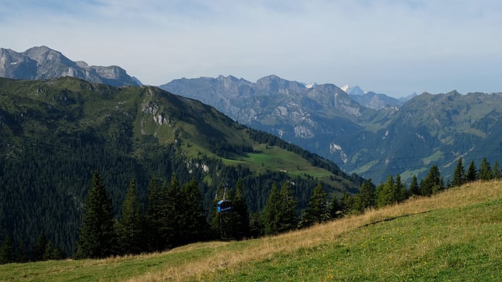 Blick zu Eiger und Mönch