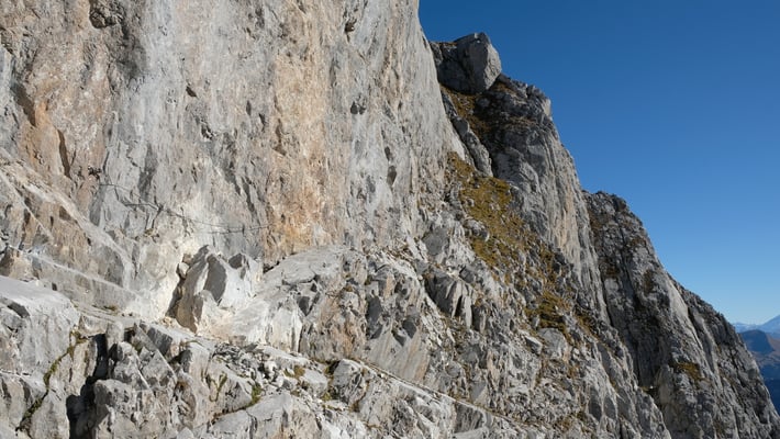 Auf den letzten rund 100 Höhenmetern wird geklettert und gekraxelt