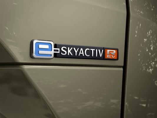 MX-30 e-SKTACTIV R-EV