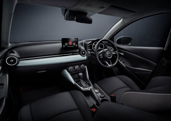 MAZDA2 BD　インテリア(フロントシート、インパネ:グロスライトブルー)