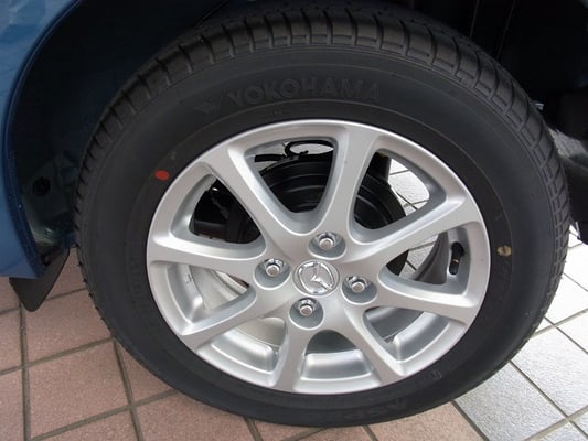 ホイールは専用設計。タイヤも低燃費タイヤを使用しています。