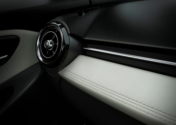 新型「デミオ」デコレーションパネル（日本仕様車）