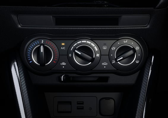 新型「デミオ」センターコンソール（日本仕様車）