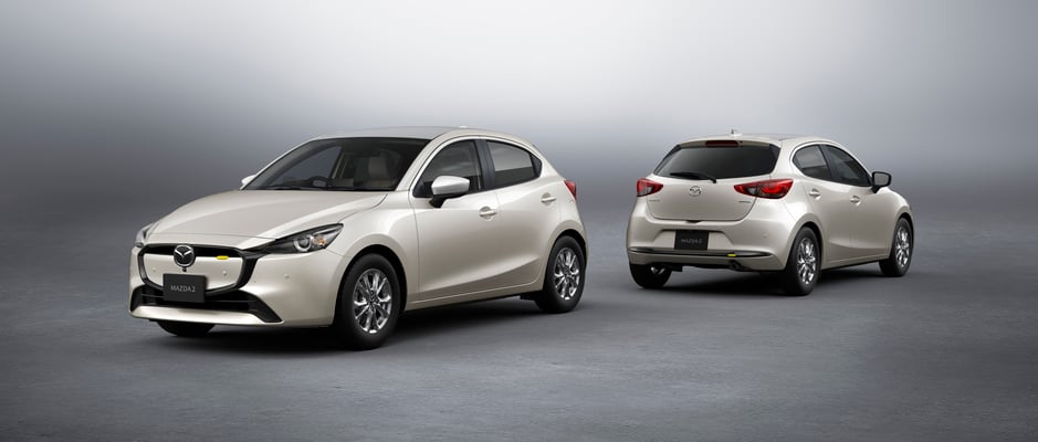 MAZDA2 15 SunlitCitrus　プラチナクオーツメタリック