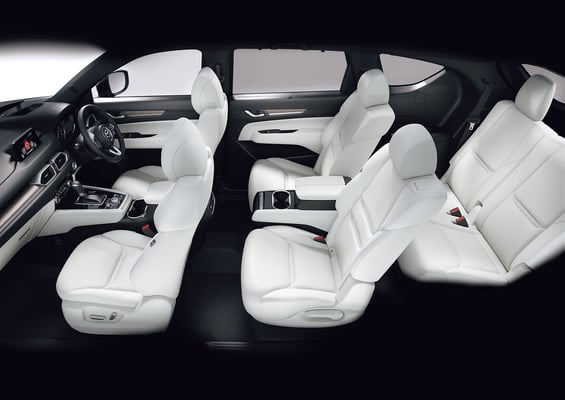 新型「マツダ CX-8」 XD L Package ピュアホワイト内装