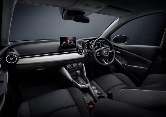 MAZDA2 BD　インテリア(フロントシート、インパネ:ピュアホワイト)