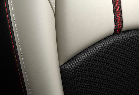 新型「デミオ」シート 白革（日本仕様車）