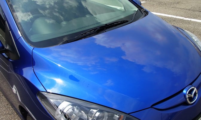 デミオスポルトに映る空