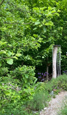 Spechtabwehr bei Insektennisthilfe- Foto: Edeltraud Gregor