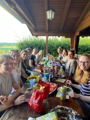 Damen 5. Liga beim Grillieren