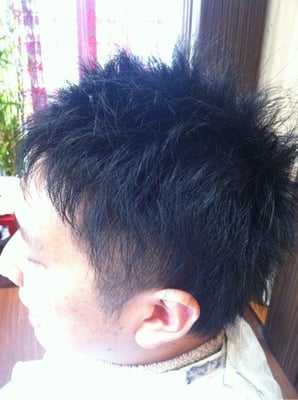 メンズ　ヘアースタイル　ツーブロック