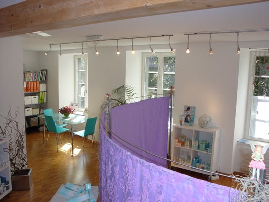 lemongrass Lenzburg, Denise Donà, Fusspflege · Kosmetik · Styling