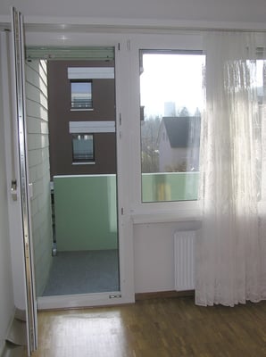 jede Wohnung hat einen eigenen Balkon