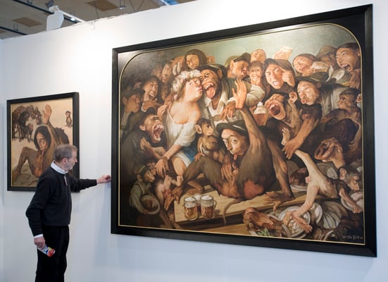 Galerist Klaus Kiefer vor Yongbo Zhaos "Bayerische Passion III", Art Karlsruhe 2009