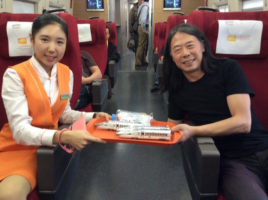 Unterwegs mit dem chinesischen Hochgeschwindigkeitszug (Foto: Klaus Kiefer, 2014)