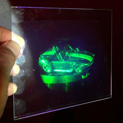 FIGURA G-II / Reconstructed Image Hologram