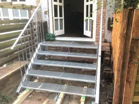 Treppe im Außenbereich "Fischmarkt" - Foto (4): KÄPPLER BauTíschlerei